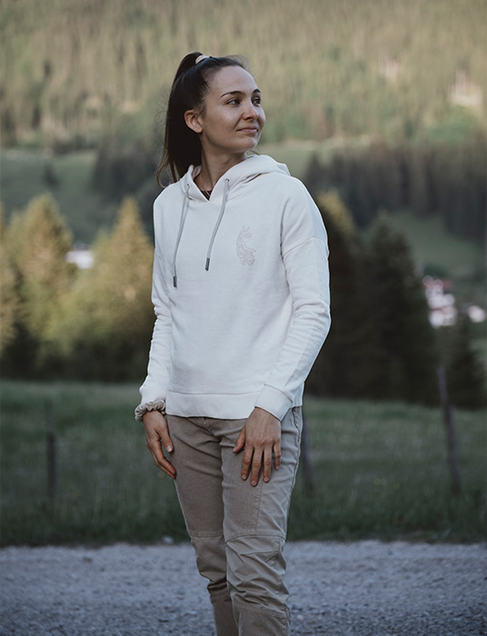 climbing-sports-clothing-streetwear-fashion-woman-overview-winter-26-27-tirol-chillaz